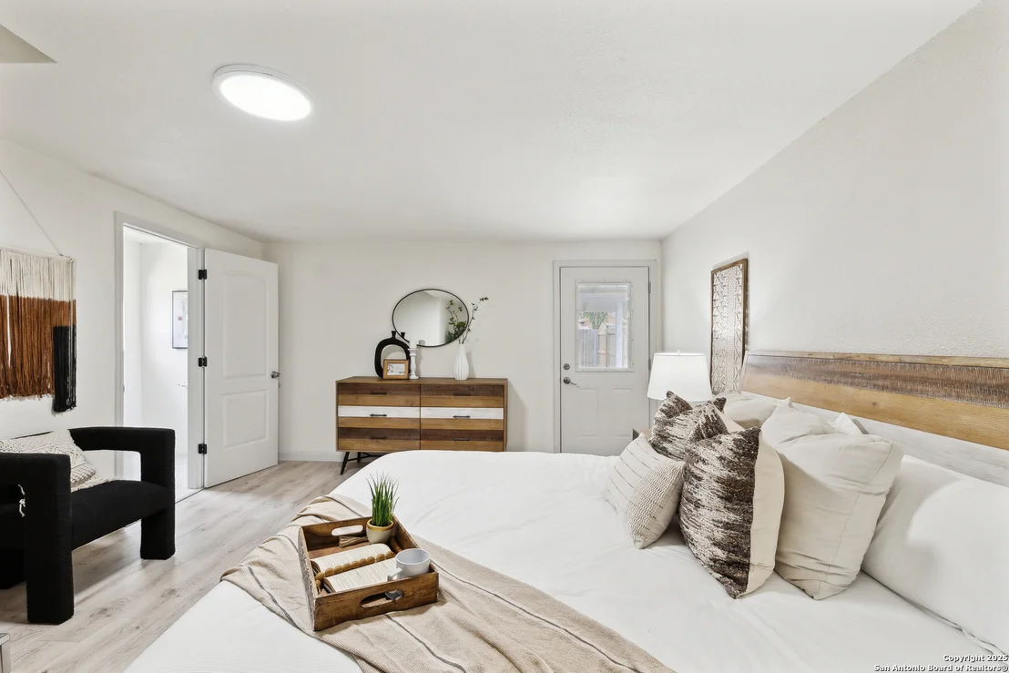 Photo of 630 Lovera
