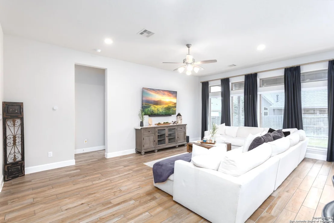 Photo of 2131 Thayer Cove