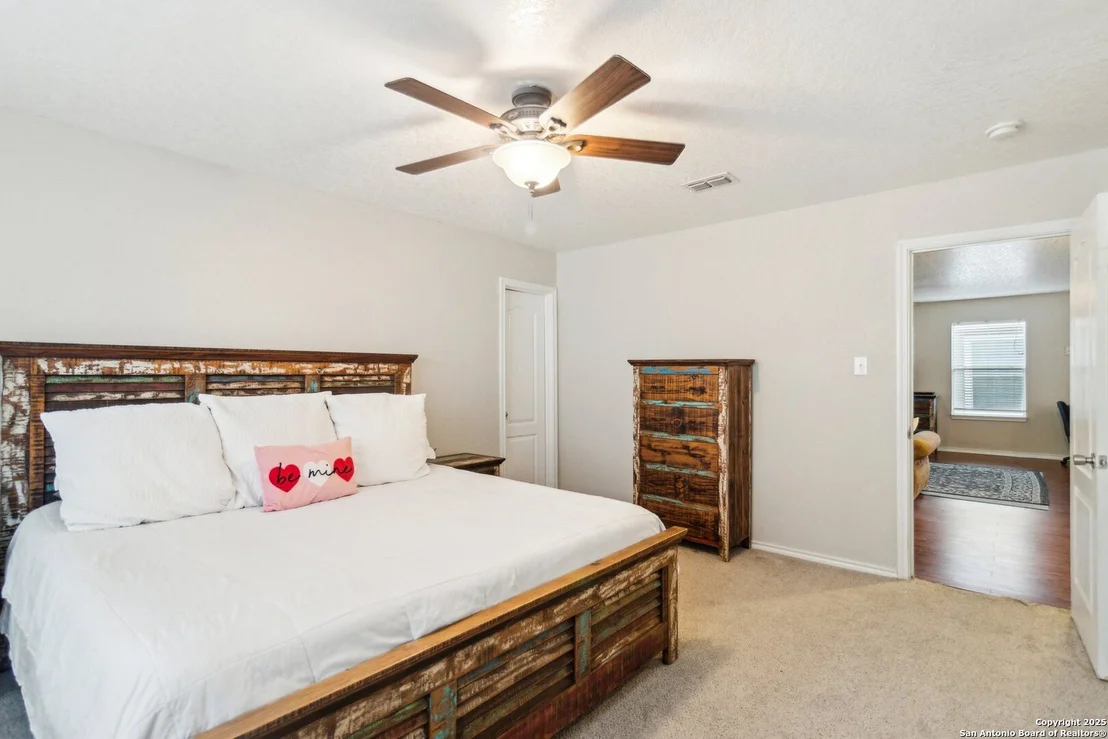 Photo of 141 GATEWOOD FLS