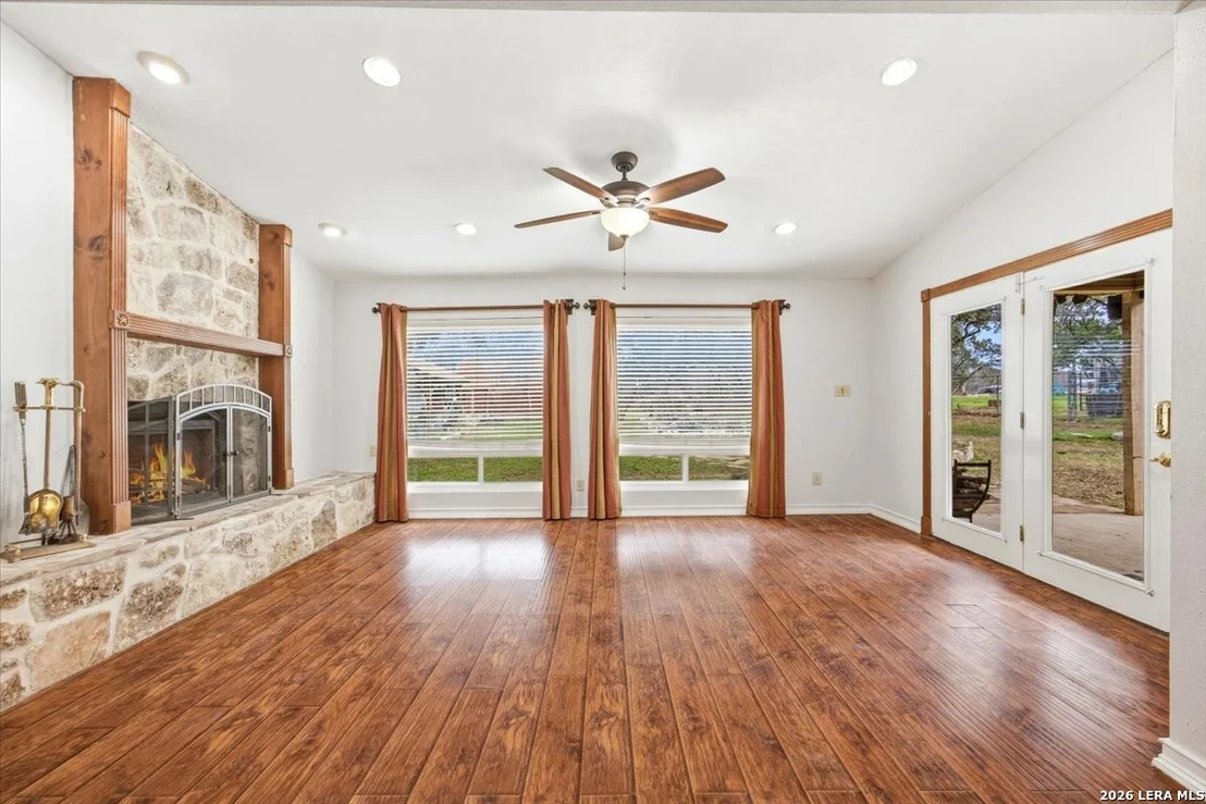 Photo of 28012 Bonn Mountain