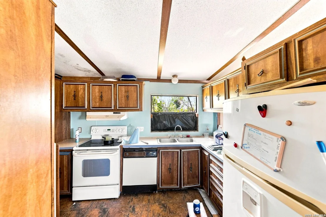 Photo of 990 Hillcrest Trl