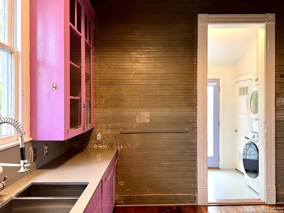 Photo of 902 N PINE ST