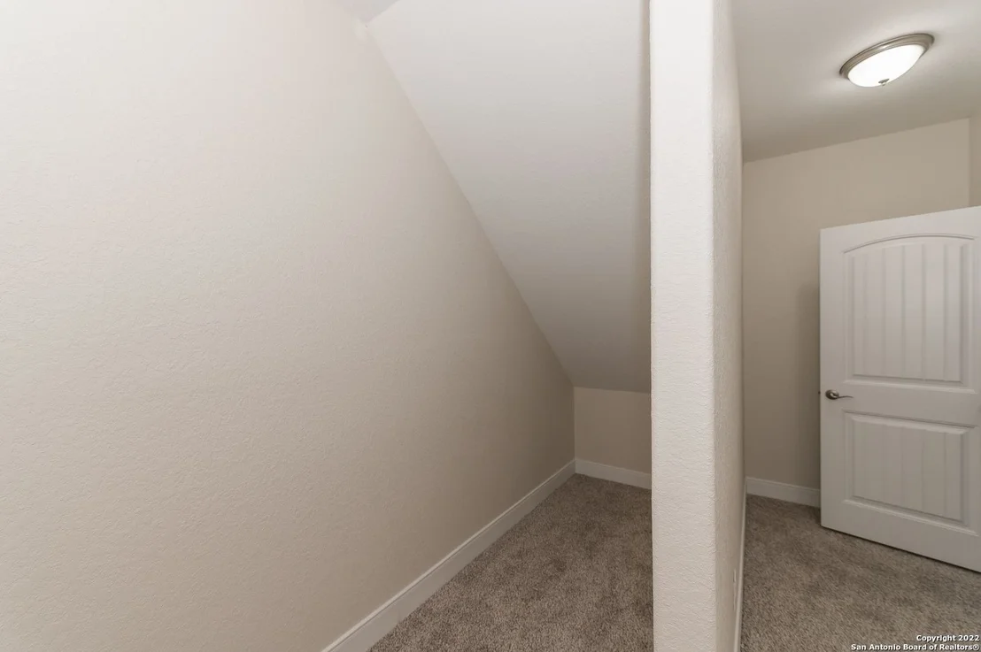Photo of 677 CIRCLEVIEW DR