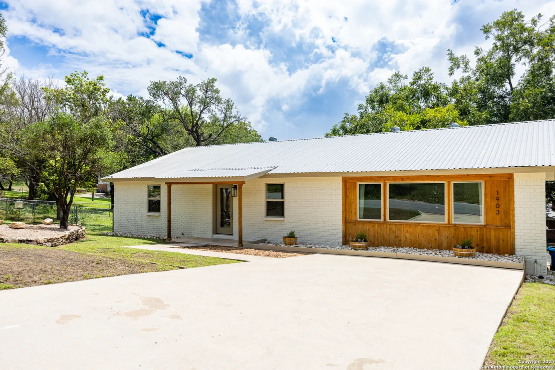 Photo of 1903 Danielle Dr