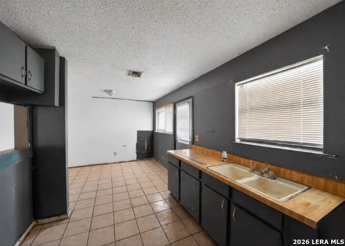 Photo of 2203 COLONY DR