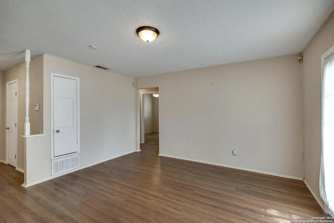 Photo of 5918 BENNINGTON DR