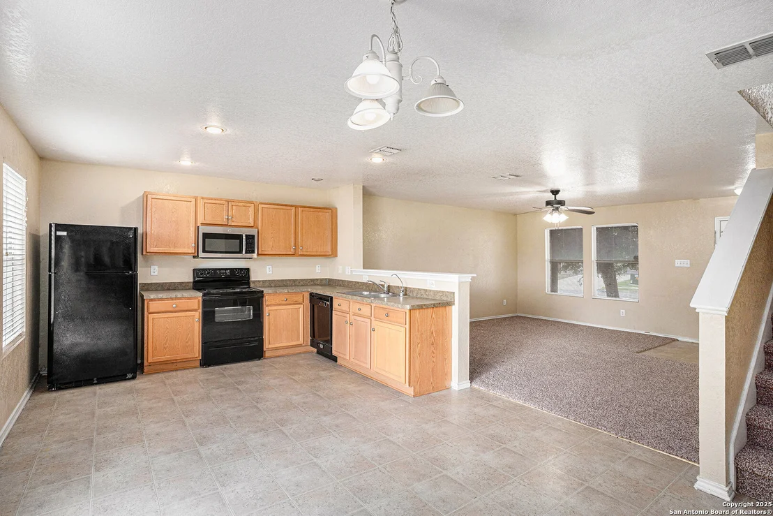 Photo of 237 Hinge Chase