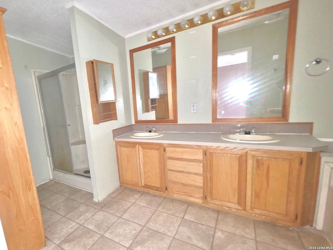Photo of 635 E Ditto Rd
