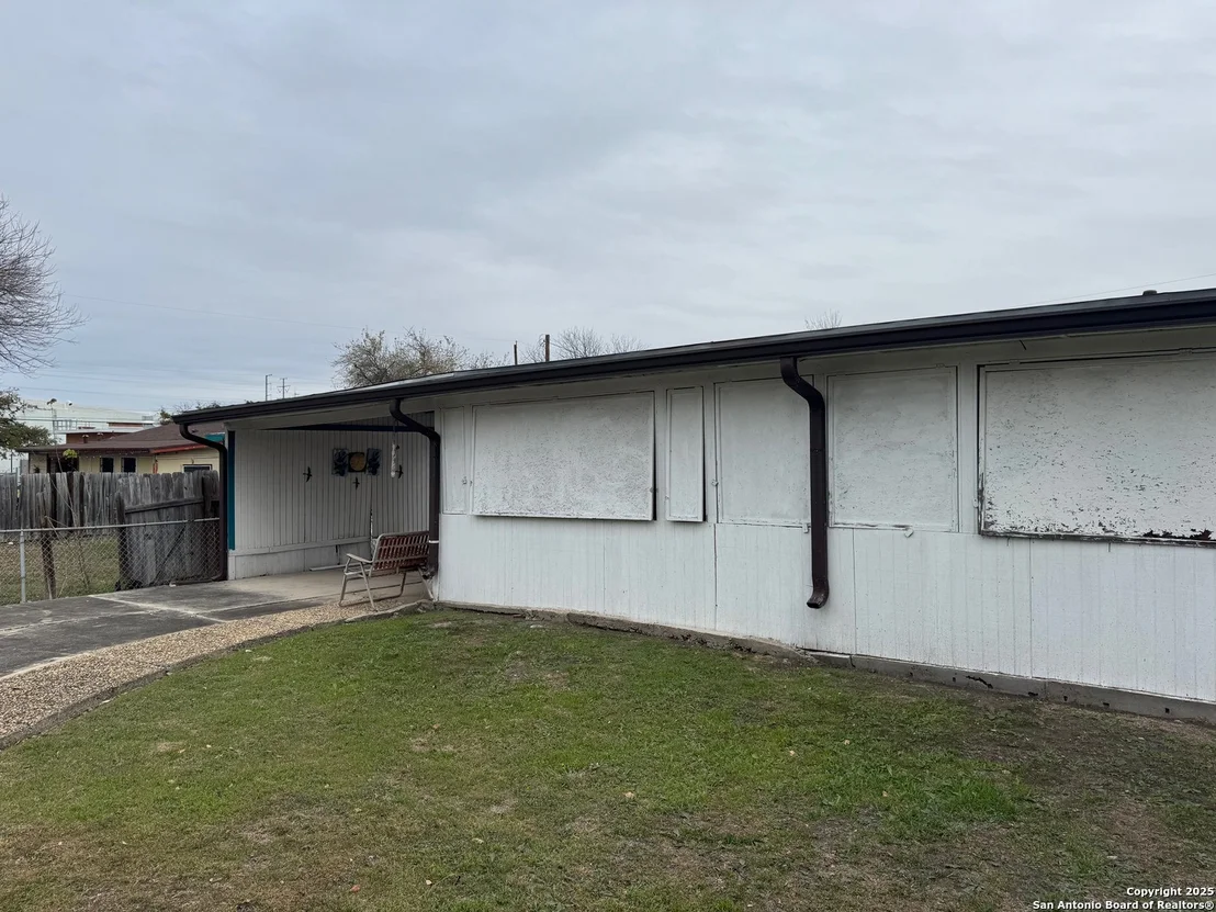 Photo of 347 Calle LA GLORIA