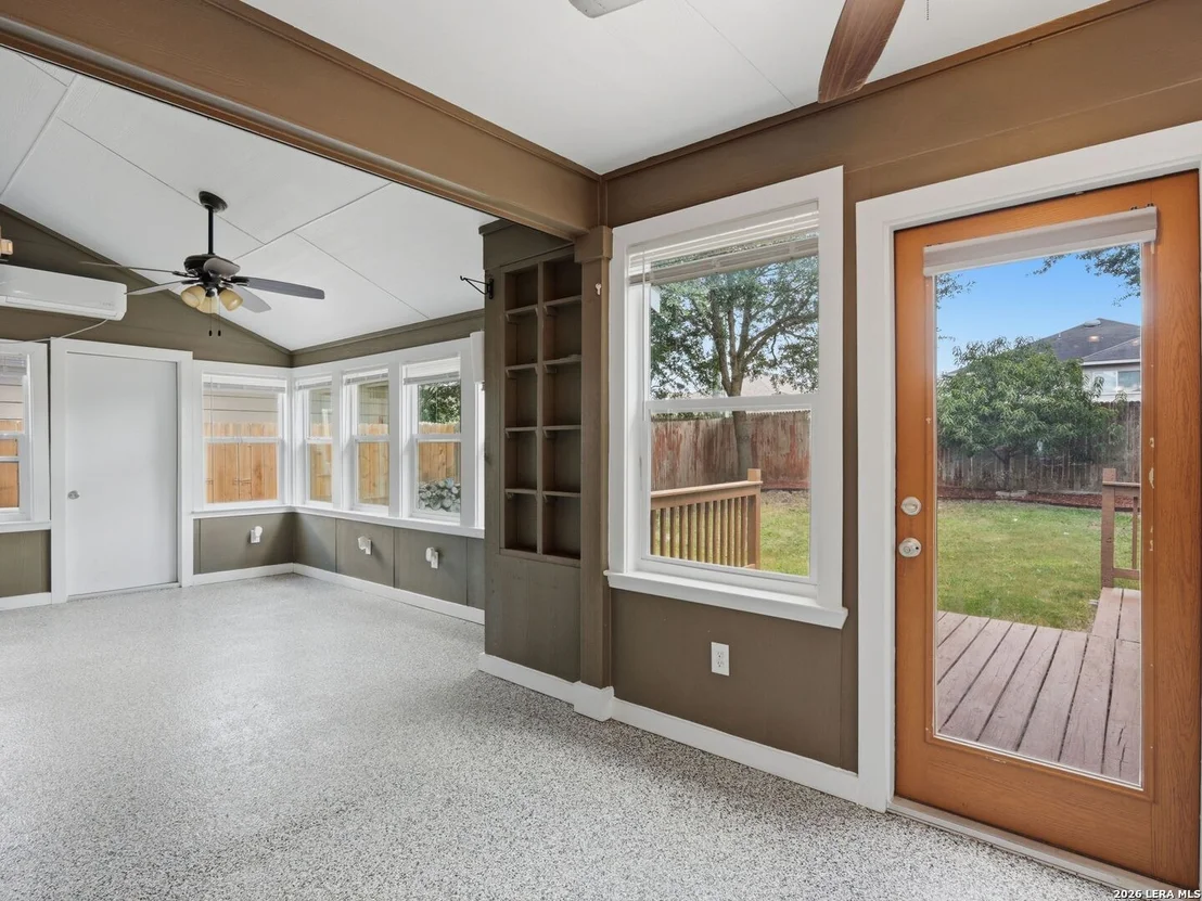 Photo of 414 WALNUT CRST