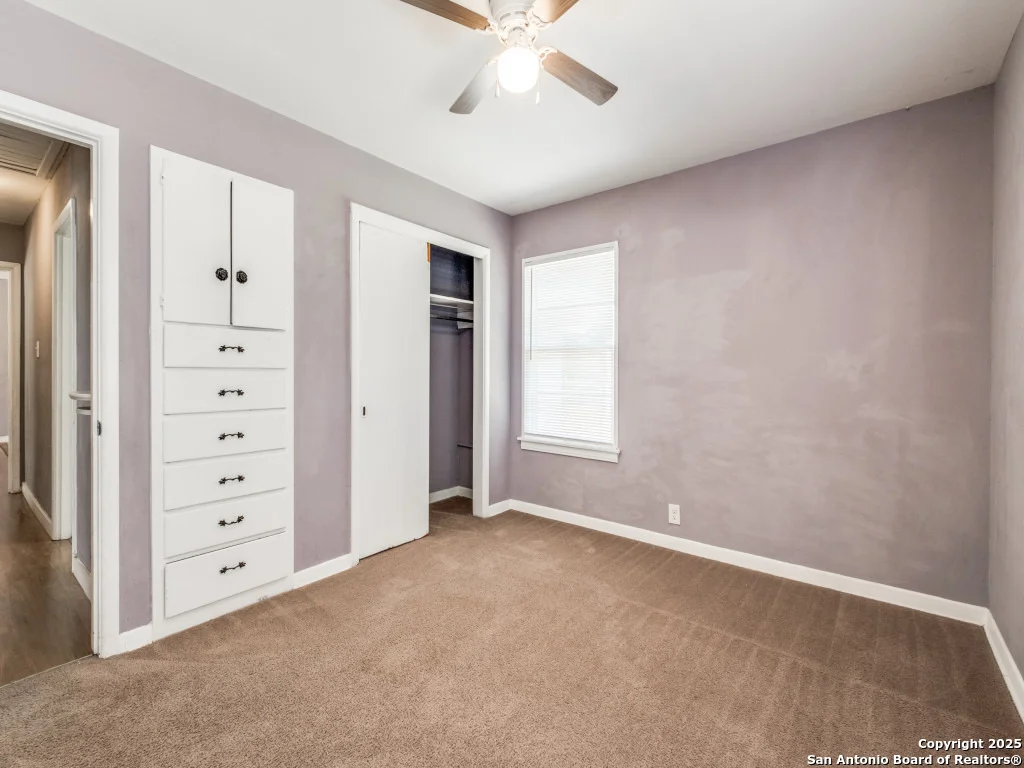 Photo of 615 Edgebrook