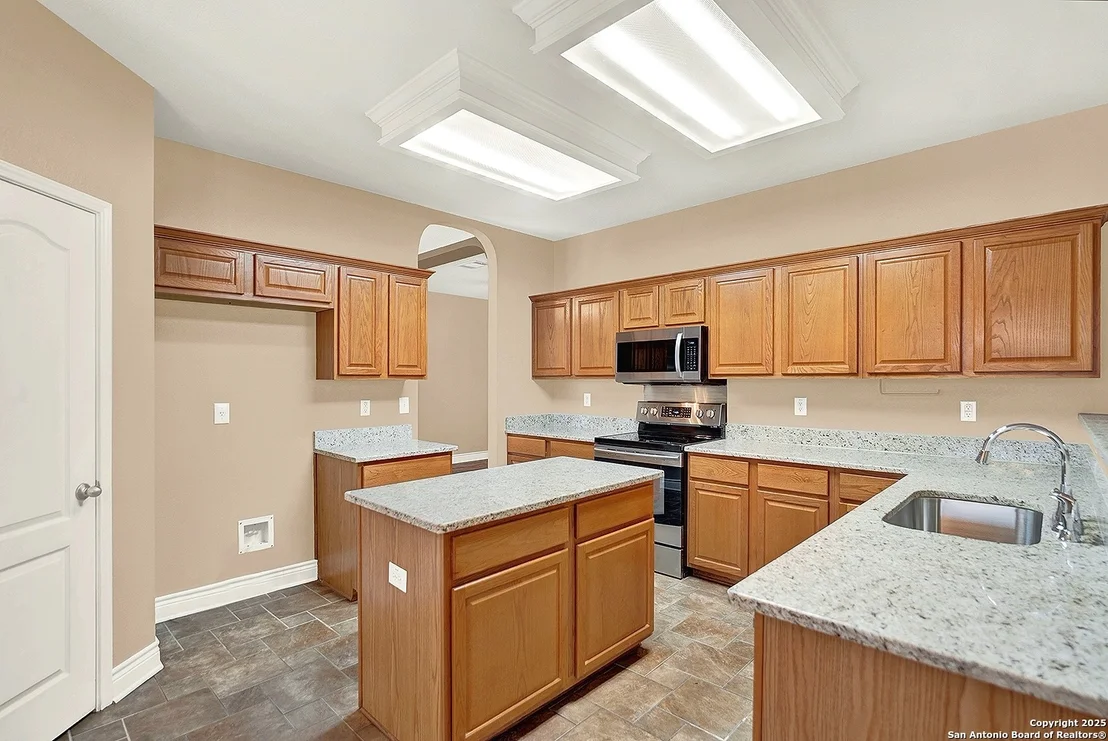 Photo of 213 SPICE OAK LN