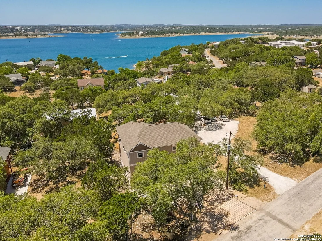 Photo of 677 CIRCLEVIEW DR