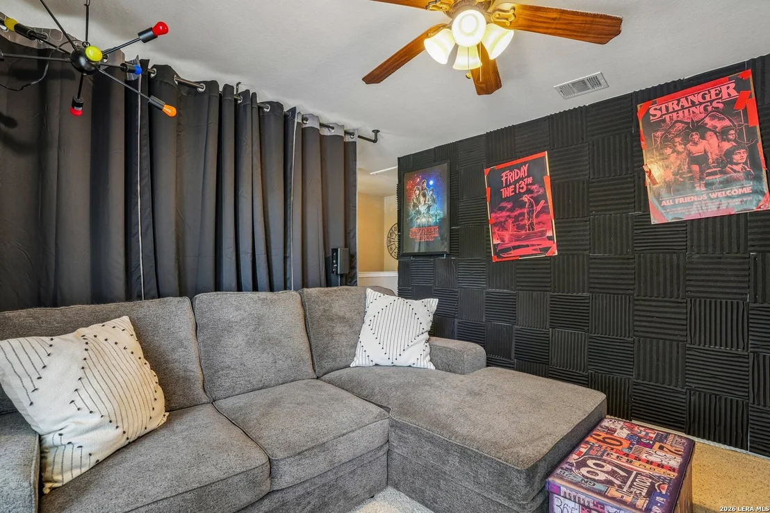 Photo of 990 OAK PARK