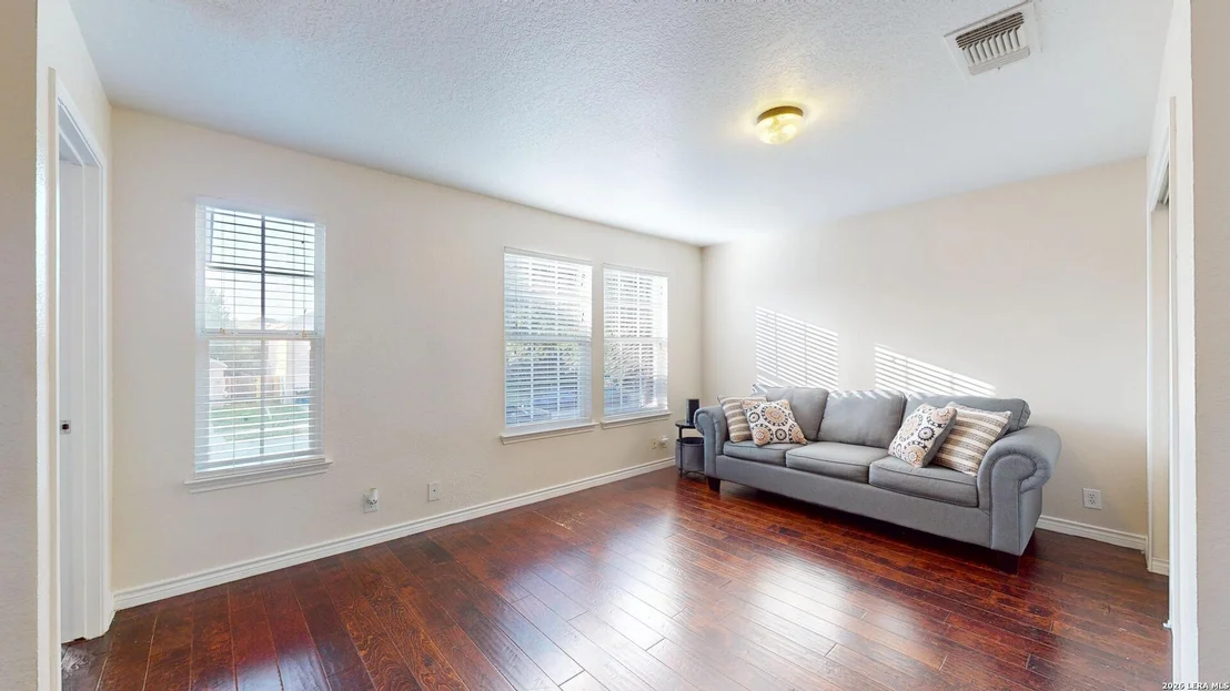 Photo of 147 WOODSTONE LOOP