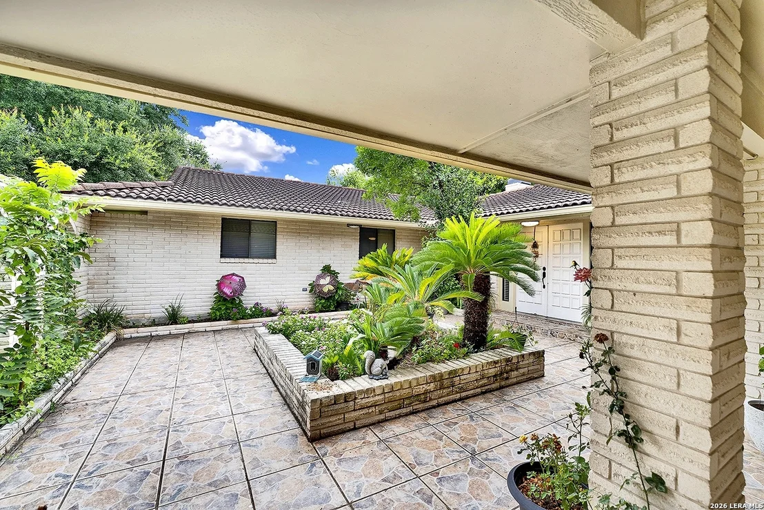 Photo of 5 AUGUSTA DR