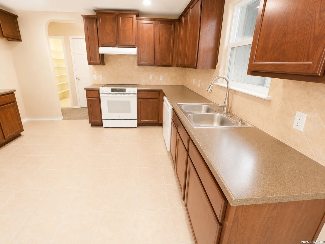 Photo of 535 DIANA DR