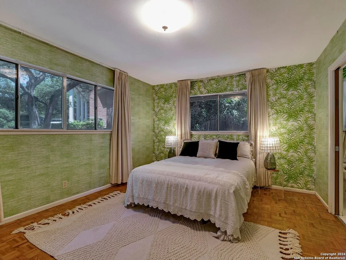 Photo of 108 LABURNUM DR