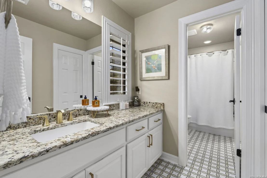 Photo of 2302 BLACKOAK BND