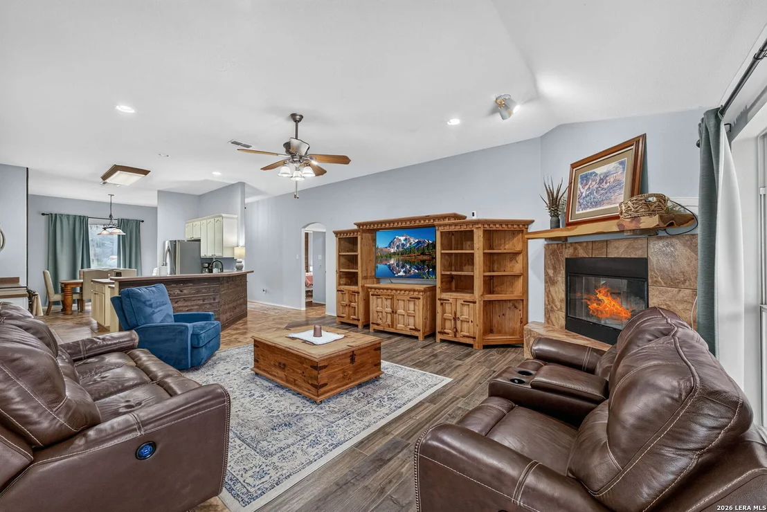 Photo of 1380 Meadowlark