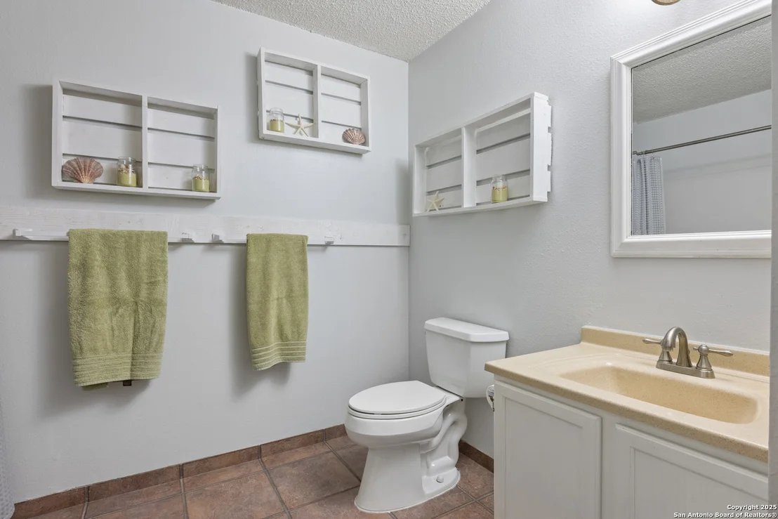Photo of 7705 Wood Bluff