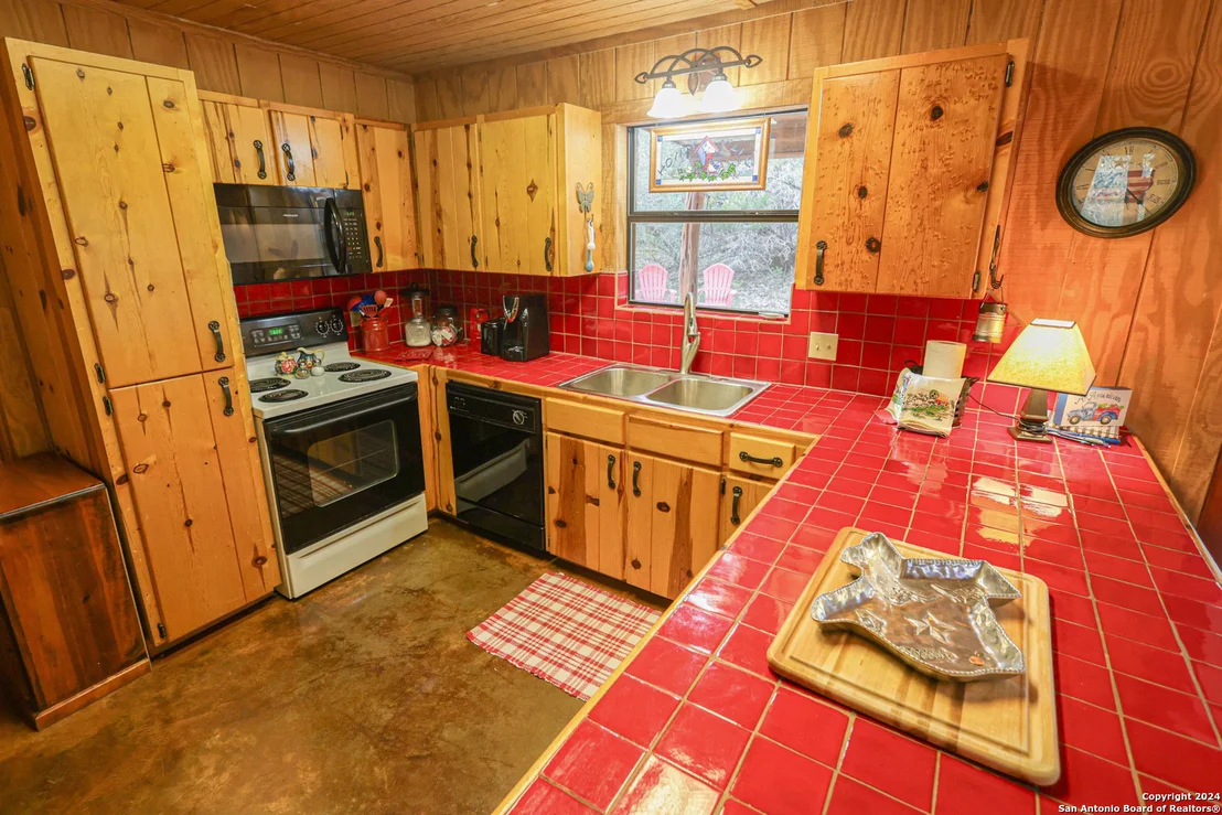 Photo of 1177 RIVER RD