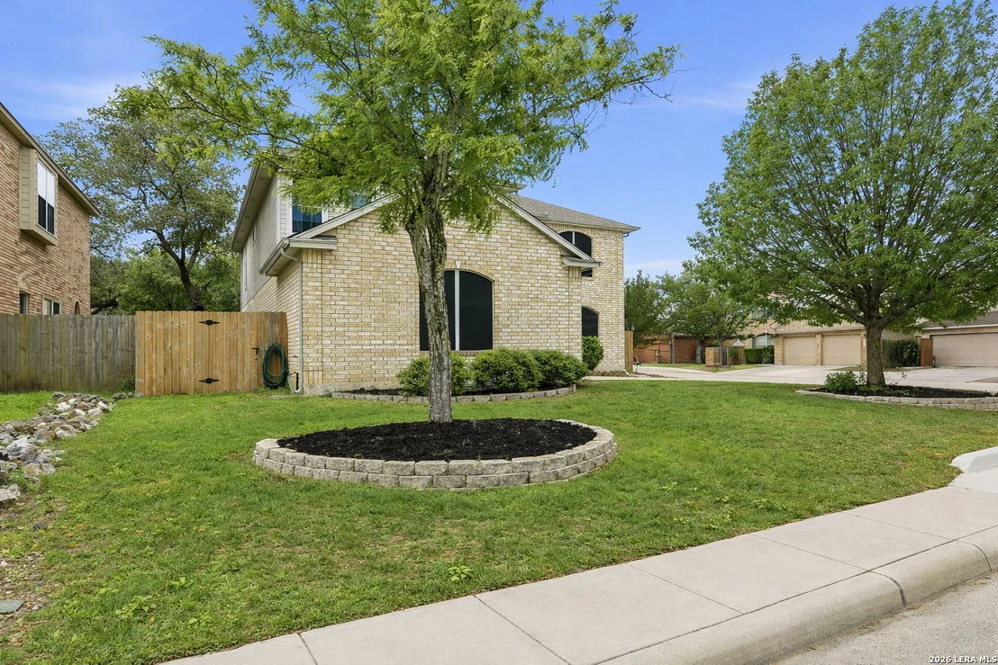 Photo of 21139 Simi Valley Dr