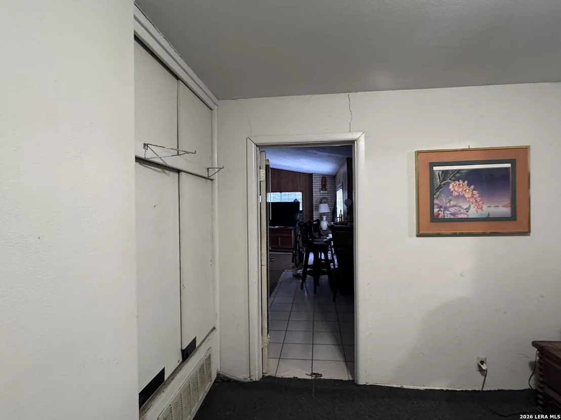 Photo of 205 W Mayfield