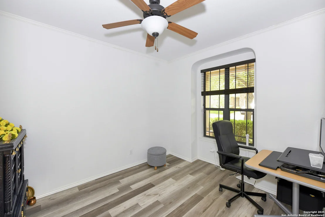 Photo of 2827 Dusseldorf