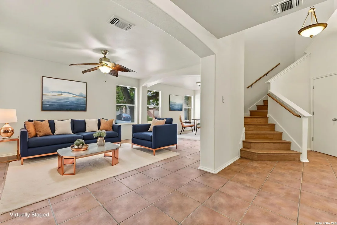 Photo of 233 JULIAN PT