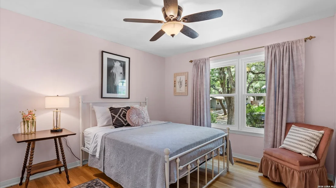 Photo of 546 PARKVIEW BLVD