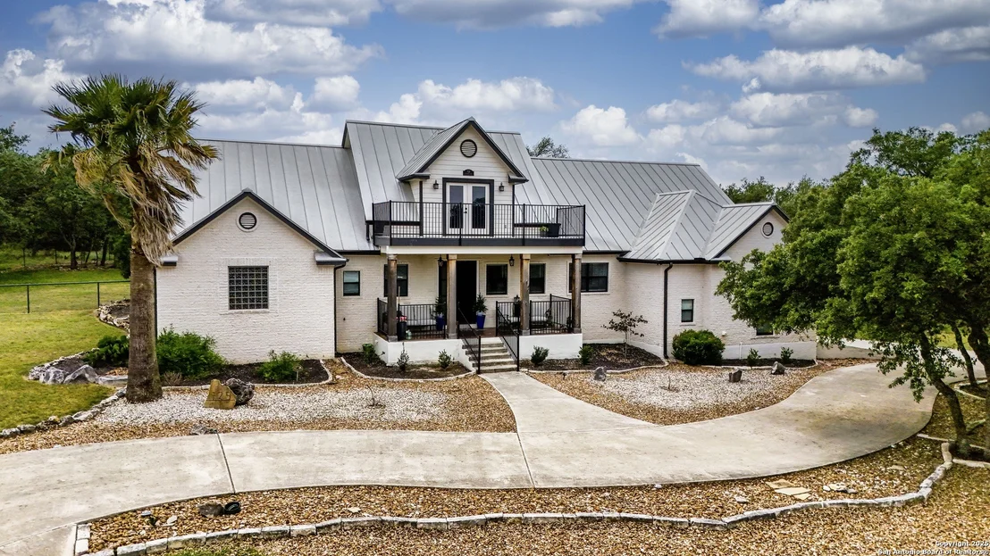Photo of 725 Winding View