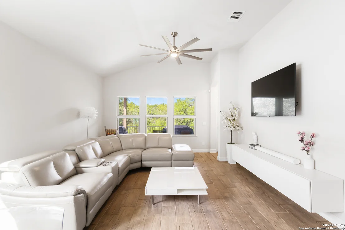 Photo of 10650 Jasmine Bluff
