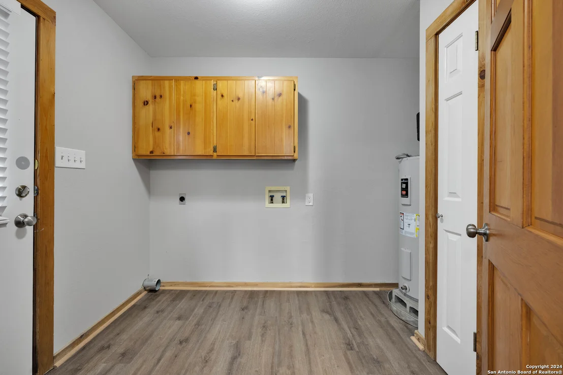 Photo of 105 BROWN SADDLE CIR