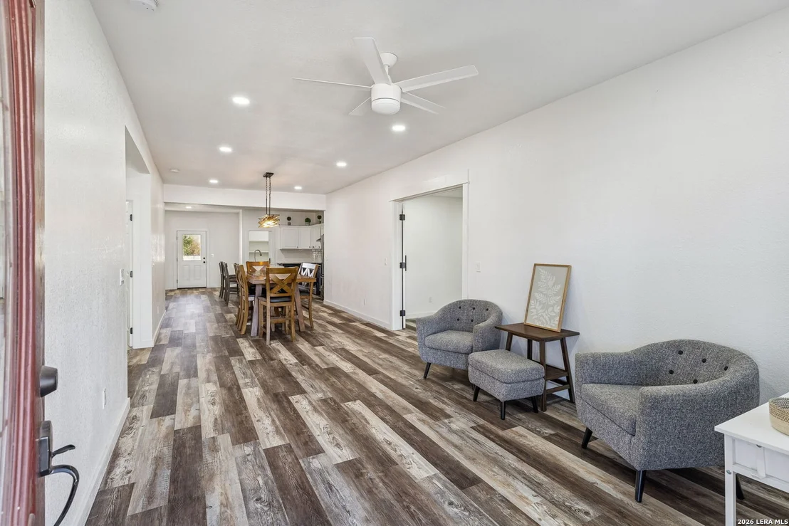 Photo of 562 Kendalia Ave