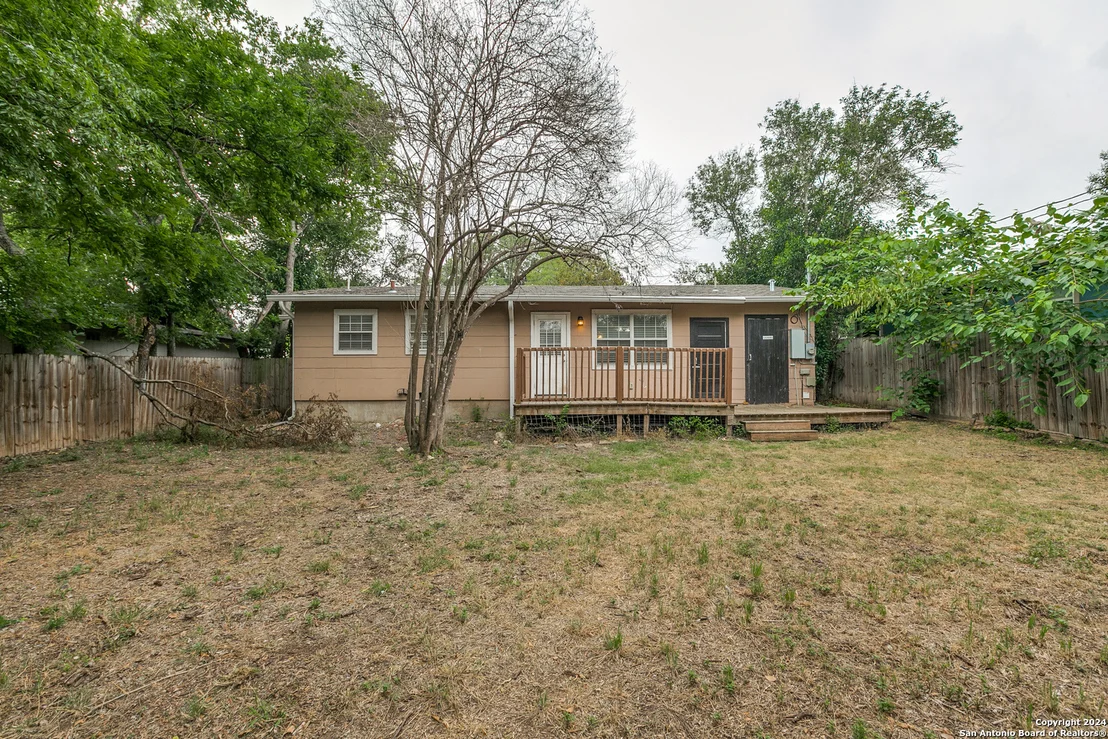 Photo of 643 OLNEY DR