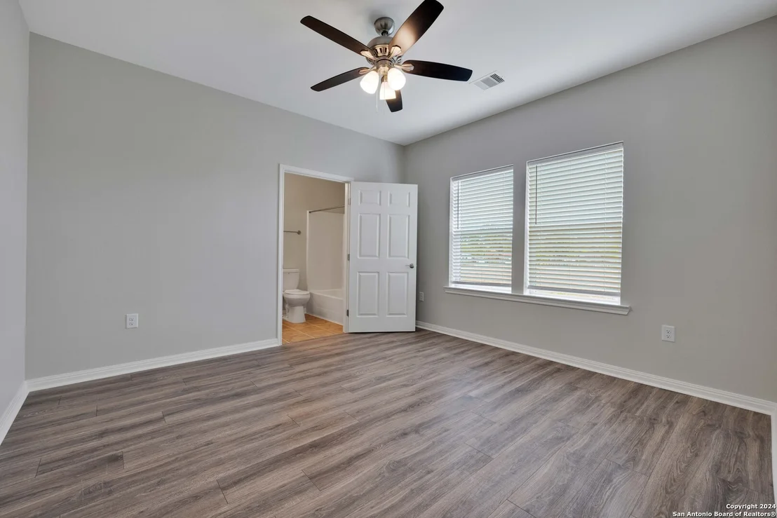 Photo of 518 PRECIOUS DR