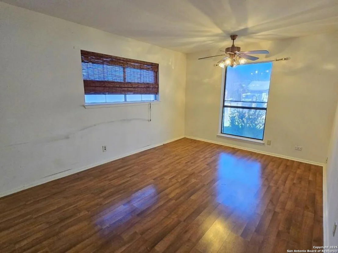 Photo of 4414 First View