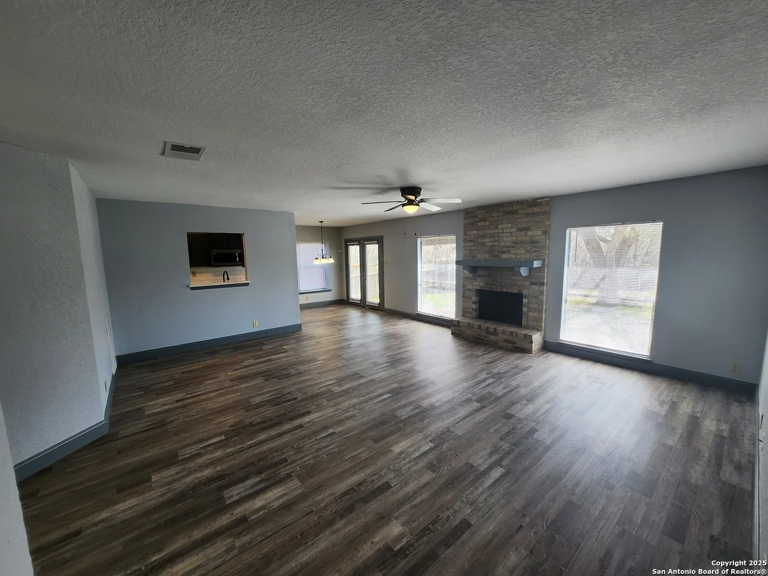 Photo of 918 ROLLING ROCK DR