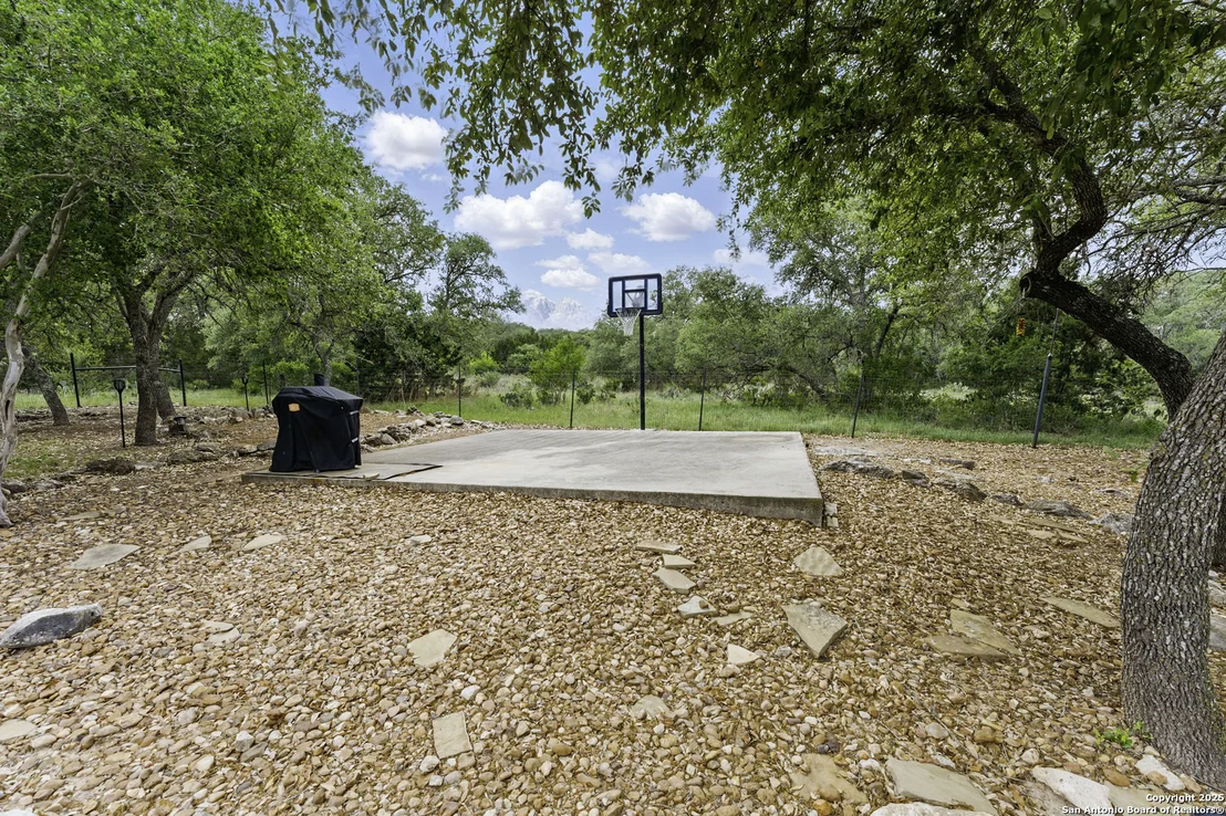 Photo of 725 Winding View
