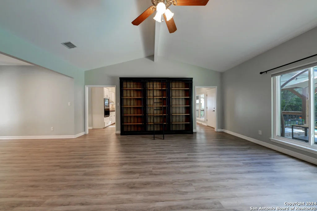 Photo of 172 LAKE FRONT DR