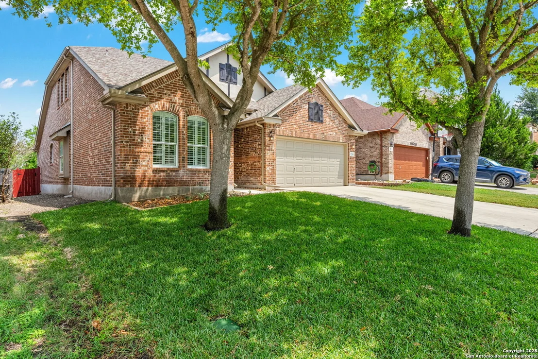 Photo of 1210 Magellan