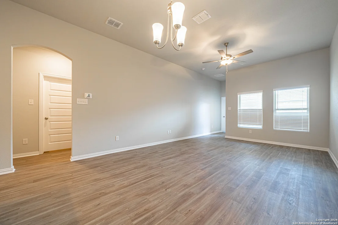 Photo of 5511 Devils Gate