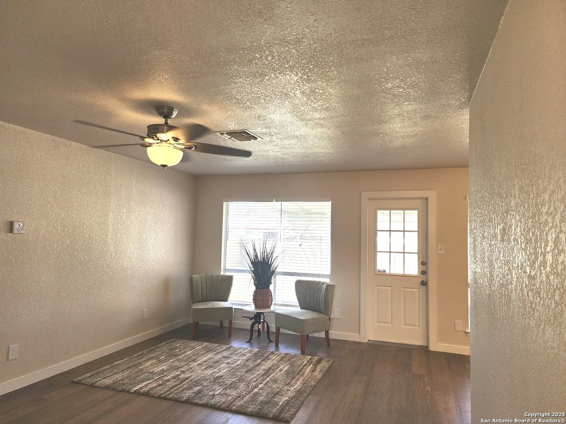 Photo of 5955 Cliff Valley