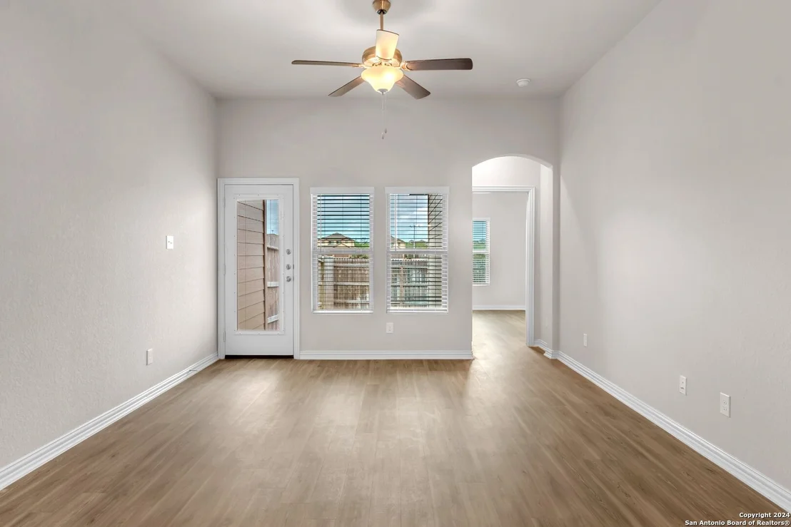 Photo of 5511 Devils Gate