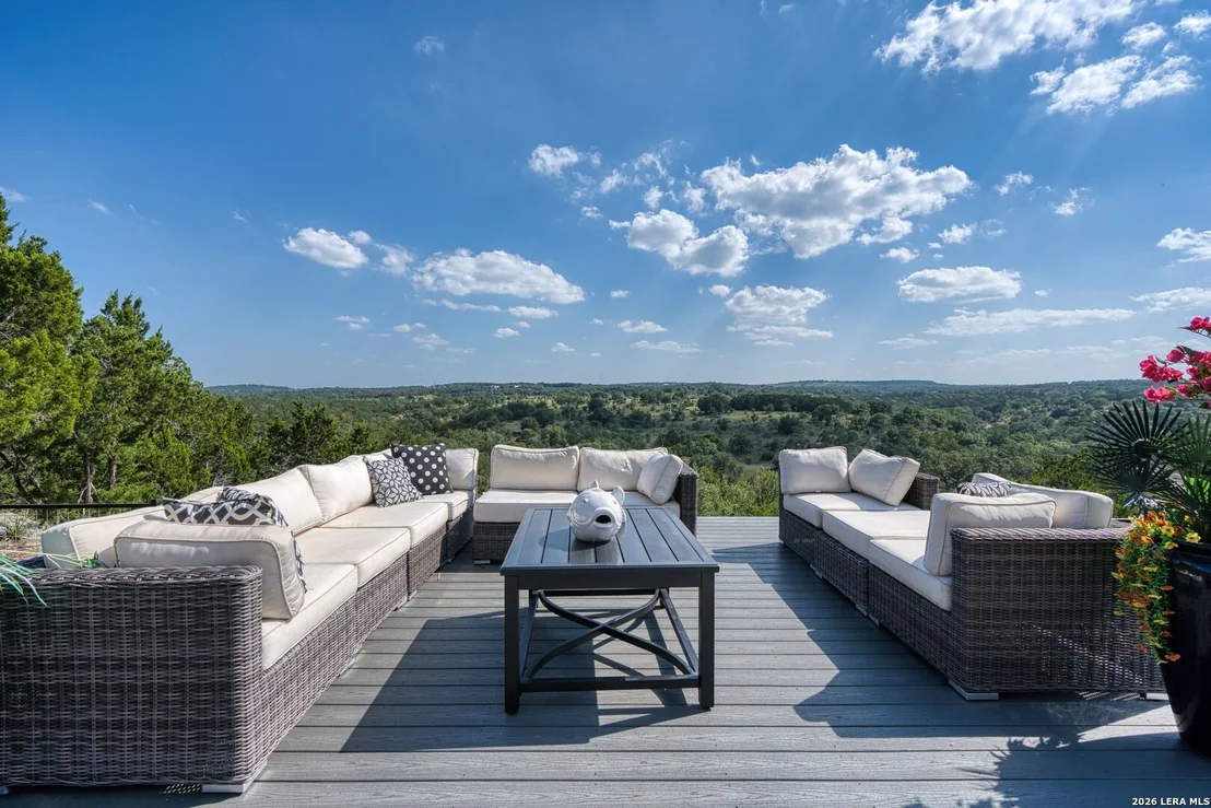 Photo of 121 Greystone Pt