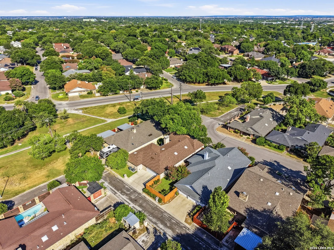 Photo of 6119 CRESCENT FLS