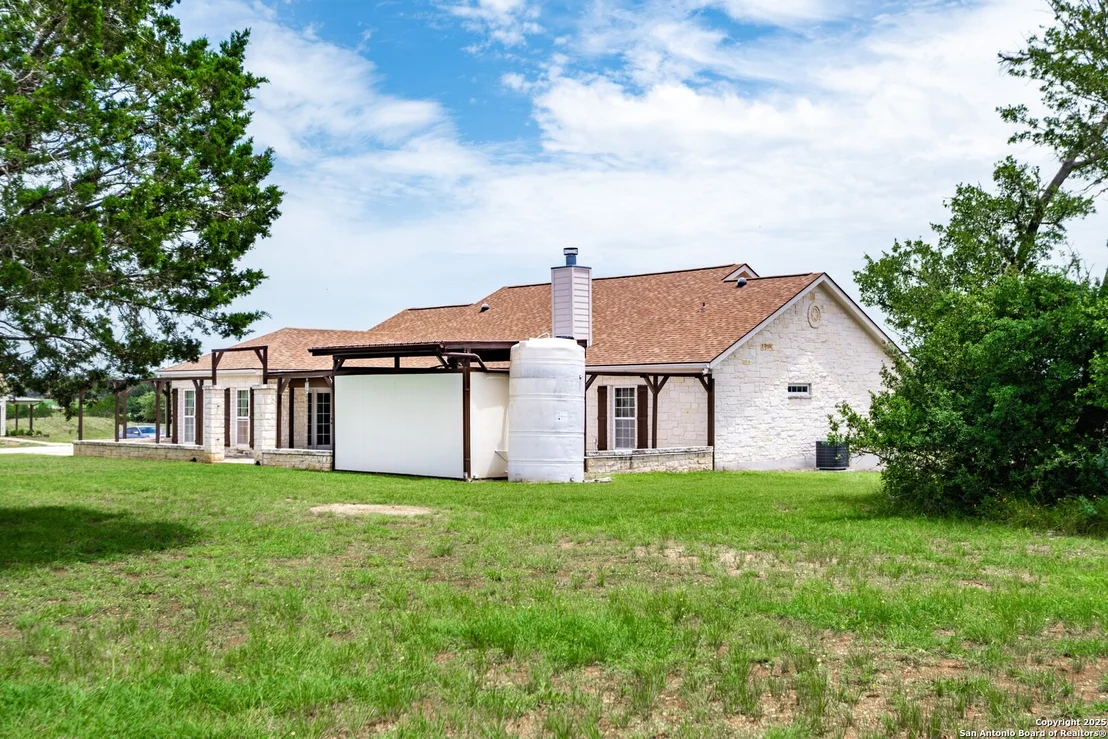 Photo of 233 N Fork
