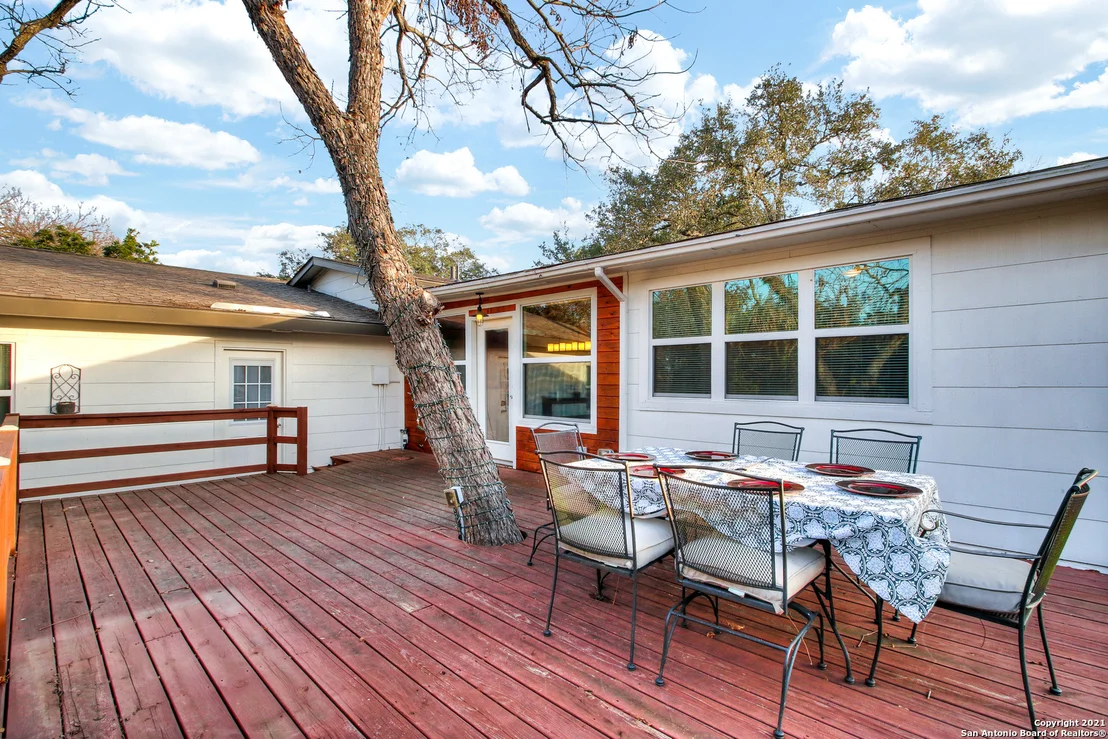 Photo of 327 BURNSIDE DR