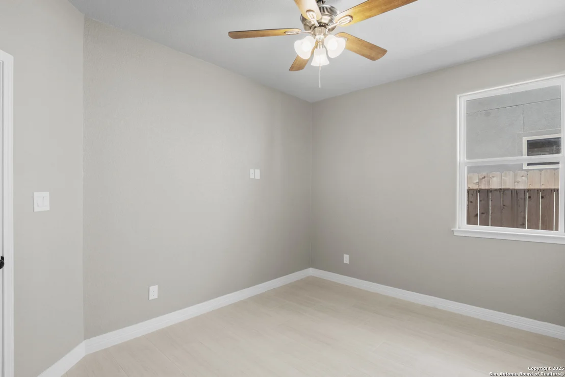 Photo of 109 Sutton PL